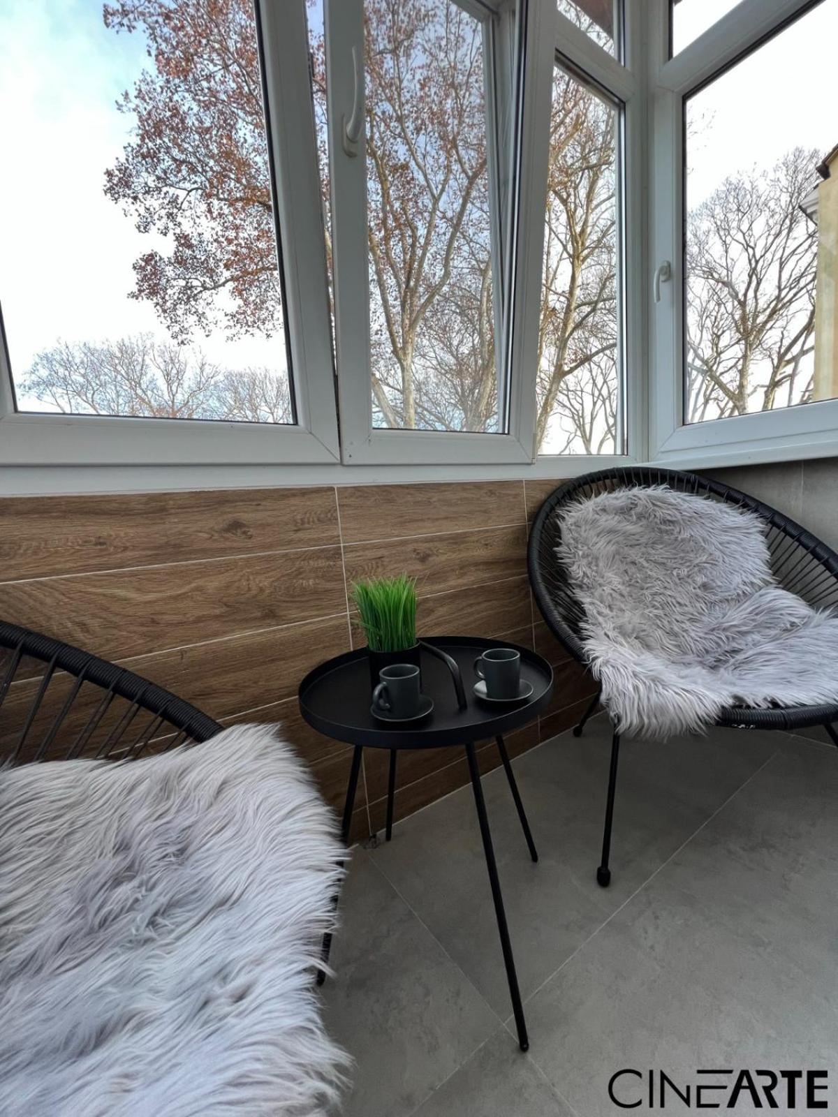 Cinearte Residence Карансебеш Екстер'єр фото